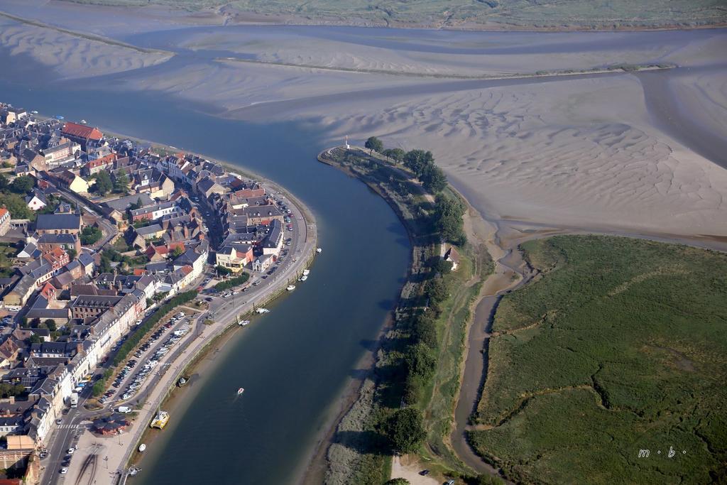 Du Port Et Des Bains